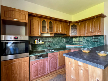 Prodej domu 450 m², Hrob