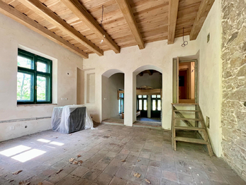 Prodej domu 450 m², Hrob