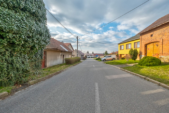 Prodej pozemku 1455 m², Pavlovice u Přerova