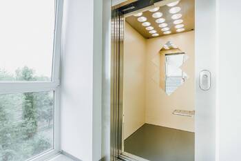 Výtah - Pronájem bytu 2+1 v osobním vlastnictví 50 m², Brno