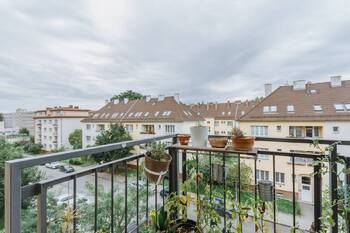 Pohled z balkonu - Pronájem bytu 2+1 v osobním vlastnictví 50 m², Brno