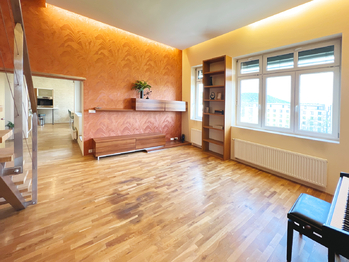 Prodej bytu 2+1 v osobním vlastnictví 80 m², Praha 5 - Zbraslav