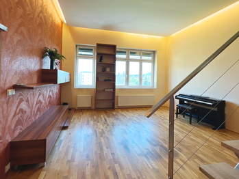 Prodej bytu 2+1 v osobním vlastnictví 80 m², Praha 5 - Zbraslav