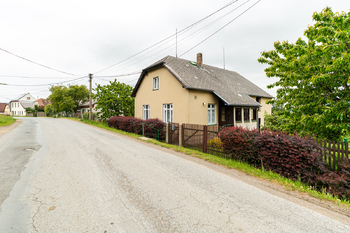 Pohled na dům - Prodej domu 75 m², Lhota pod Radčem
