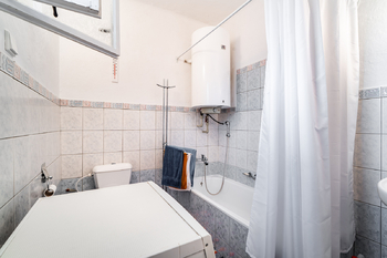 Koupelna s WC - Prodej domu 75 m², Lhota pod Radčem