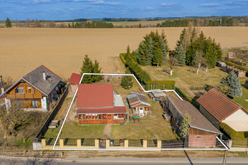 Prodej pozemku 844 m², Jamné