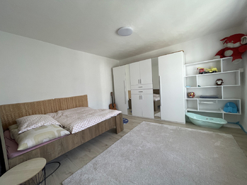 Pronájem domu 105 m², Hrušky