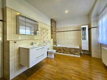 Prodej domu 230 m², Libočany