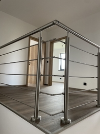 dokončené zábradlí - Pronájem domu 135 m², Otovice