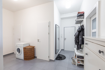 Prodej bytu 3+kk v osobním vlastnictví 93 m², Praha 4 - Podolí