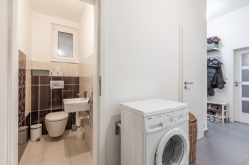 Prodej bytu 3+kk v osobním vlastnictví 93 m², Praha 4 - Podolí