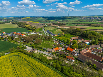 Prodej pozemku 656 m², Slaný