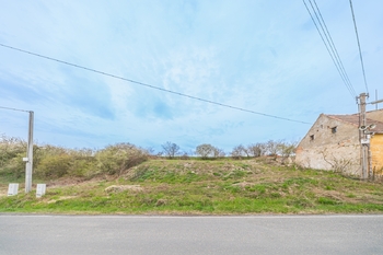 Prodej pozemku 656 m², Slaný