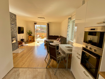Velký obývací pokoj - Prodej domu 132 m², Ondřejov