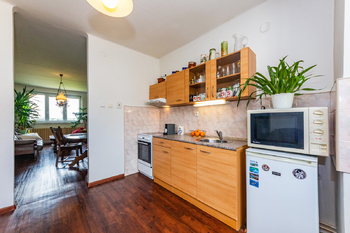 Bytový dům Mokrovraty_kuchyně - Prodej domu 290 m², Mokrovraty