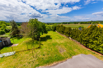 Bytový dům Mokrovraty_pohled z lodžie - Prodej domu 290 m², Mokrovraty