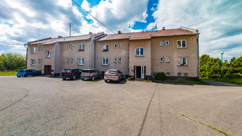 Bytový dům Mokrovraty_pohled ze předu - Prodej domu 290 m², Mokrovraty