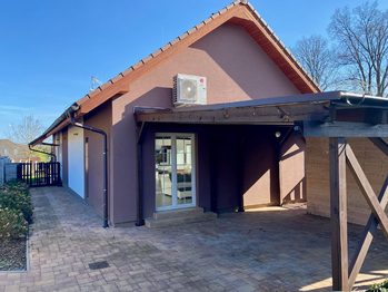 Kryté parkovací stání - Prodej domu 200 m², Pětihosty