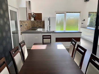 Propojení s přírodou - Prodej domu 200 m², Pětihosty