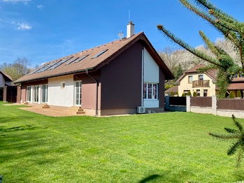 Velká zahrada - Prodej domu 200 m², Pětihosty