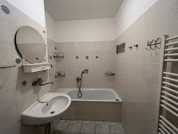koupelna - Pronájem bytu 2+kk v osobním vlastnictví 55 m², Chrudim