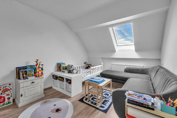 pokoj ( ložnice ) - Prodej bytu 2+kk v osobním vlastnictví 57 m², Hradec Králové