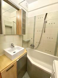 Pronájem bytu 2+kk v osobním vlastnictví 52 m², Praha 9 - Hloubětín
