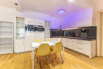 Pronájem bytu 3+kk v osobním vlastnictví 121 m², Praha 8 - Karlín