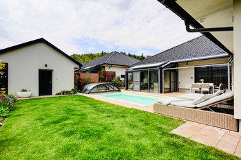 Bazén - Prodej domu 297 m², Kuřim