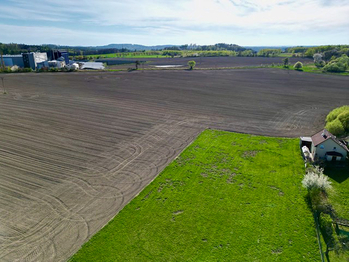 Přístupný z veřejné komunikace - Prodej pozemku 54450 m², Kunice