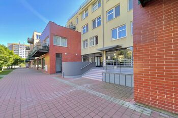 Pronájem garážového stání 18 m², Praha 5 - Hlubočepy
