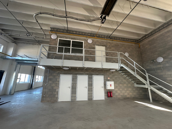 Pronájem výrobních prostor 451 m², Slavkov u Brna