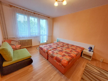 pokoj - Pronájem bytu 3+1 v osobním vlastnictví 83 m², Třeboň
