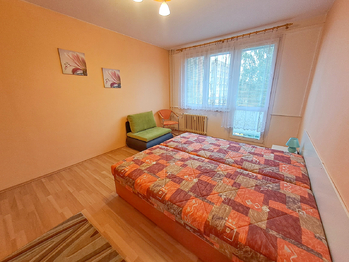 pokoj - Pronájem bytu 3+1 v osobním vlastnictví 83 m², Třeboň