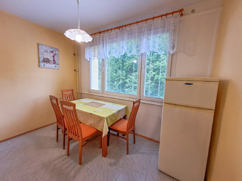 jídelna - Pronájem bytu 3+1 v osobním vlastnictví 83 m², Třeboň