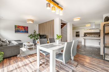 Prodej domu 227 m², Zlatá