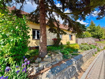 Z levé strany z ulice - Prodej chaty / chalupy 65 m², Račice-Pístovice