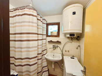 KOupelna se sprchovým koutem - Prodej chaty / chalupy 65 m², Račice-Pístovice