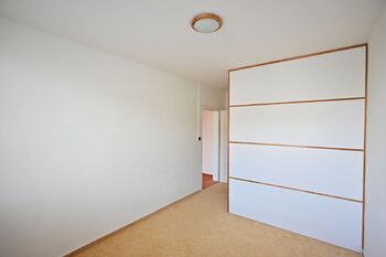 Ložnice 1 - Pronájem bytu 3+1 v družstevním vlastnictví 81 m², Praha 4 - Libuš
