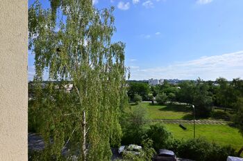 Vyhled u kuchyne - Pronájem bytu 3+1 v družstevním vlastnictví 81 m², Praha 4 - Libuš