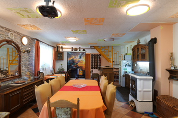 Prostory v menším domě - Prodej domu 536 m², Sedlec-Prčice
