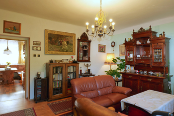 Prostory ve větším domě - Prodej domu 536 m², Sedlec-Prčice