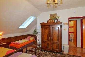 Prostory ve větším domě - Prodej domu 536 m², Sedlec-Prčice
