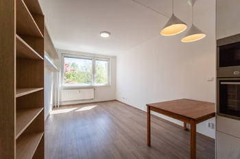 Obývací pokoj - Pronájem bytu 2+kk v osobním vlastnictví 45 m², Praha 4 - Chodov