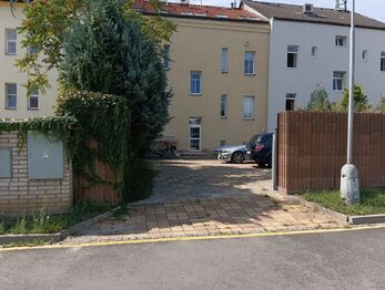 Pronájem malého objektu 12 m², Praha 9 - Vysočany