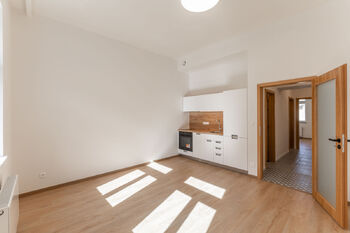 Pronájem bytu 2+kk v osobním vlastnictví 61 m², Praha 8 - Karlín
