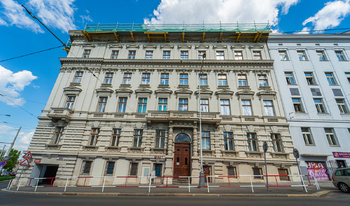 Vchod dod domu - Prodej v osobním vlastnictví, Praha 2 - Vinohrady