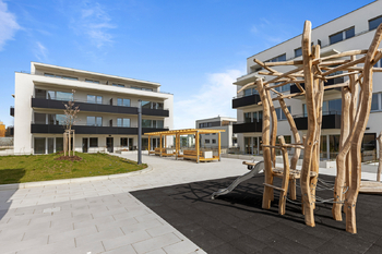 areál se sportovištěm - Pronájem bytu 2+kk v osobním vlastnictví 63 m², Litomyšl
