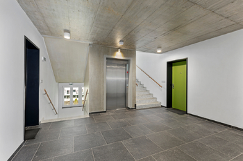 chodba v budově - Pronájem bytu 2+kk v osobním vlastnictví 63 m², Litomyšl