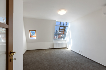 Prodej bytu 3+1 v osobním vlastnictví 158 m², Praha 1 - Staré Město